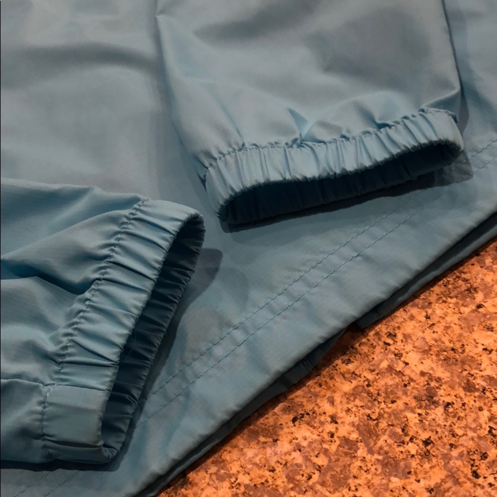 L.L. Bean Lightweight Blue Jacket With Hood - Picture 9 of 15